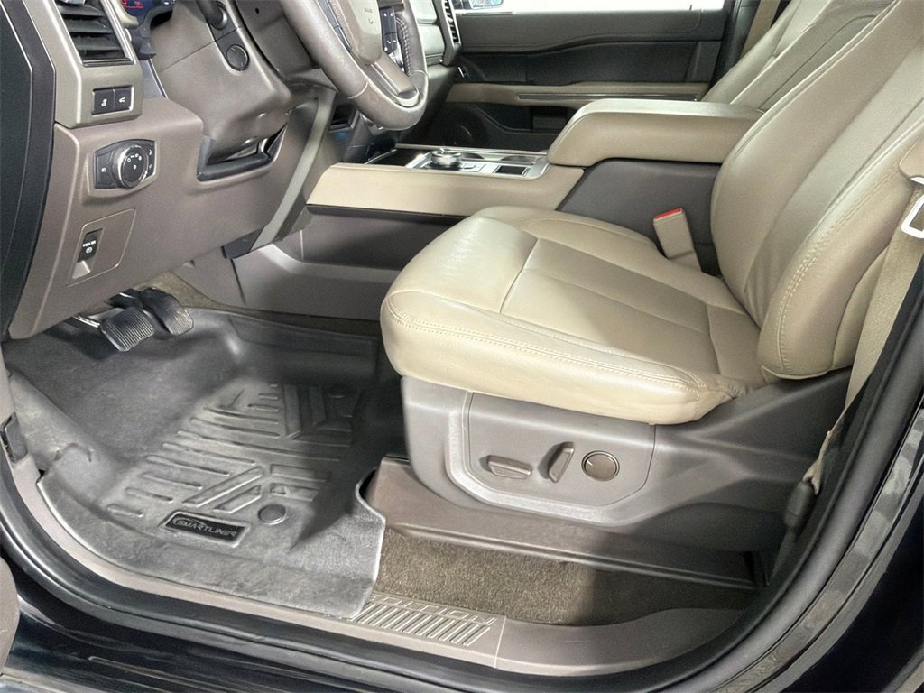 Used 2020 Ford Expedition XLT w/ Equipment Group 202A image 10