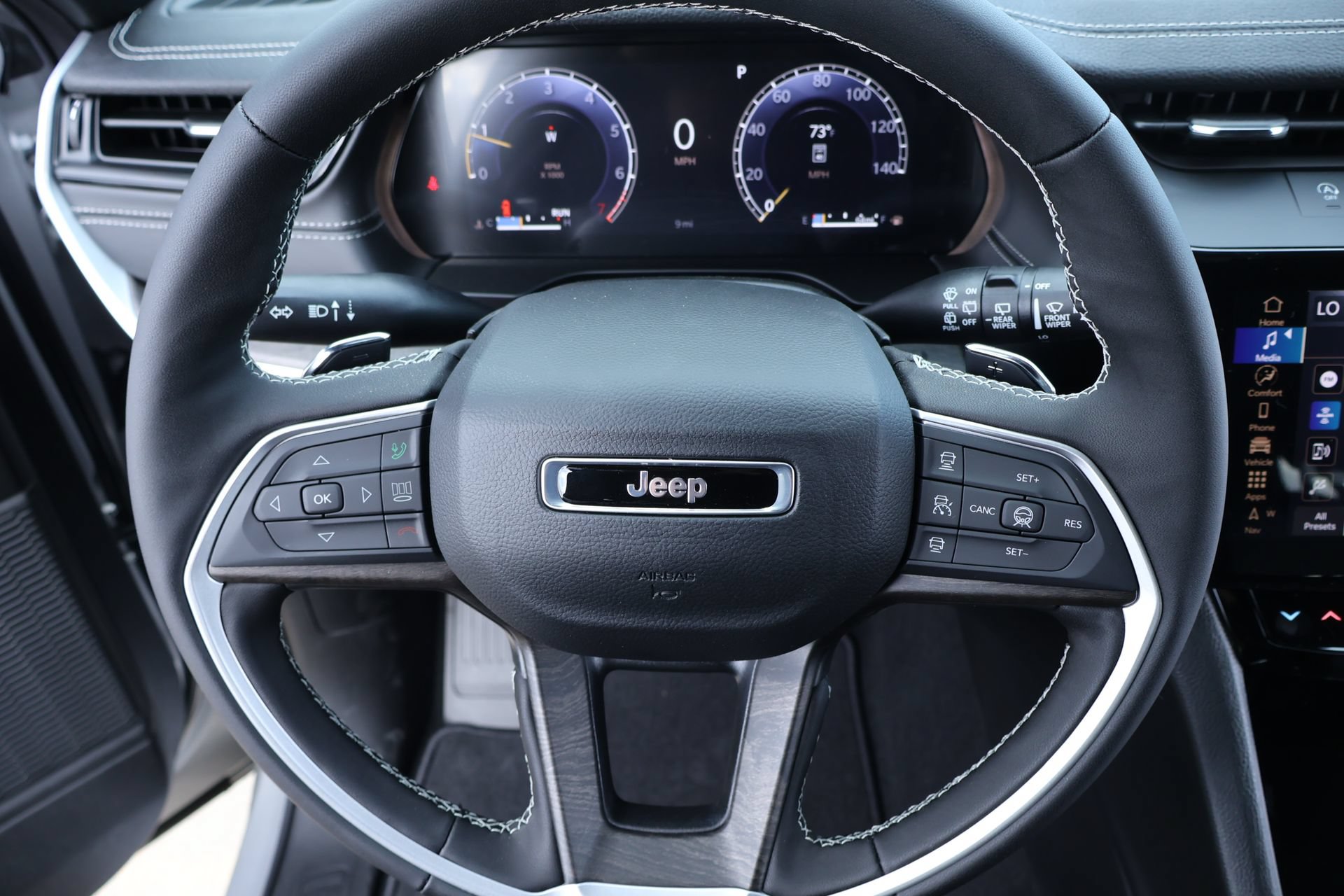 New 2026 Jeep Grand Cherokee Altitude RWD image 3
