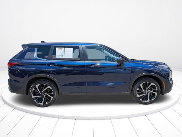 Used 2024 Mitsubishi Outlander SE FWD image 3