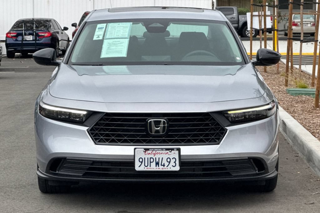 Certified 2025 Honda Accord SE image 9