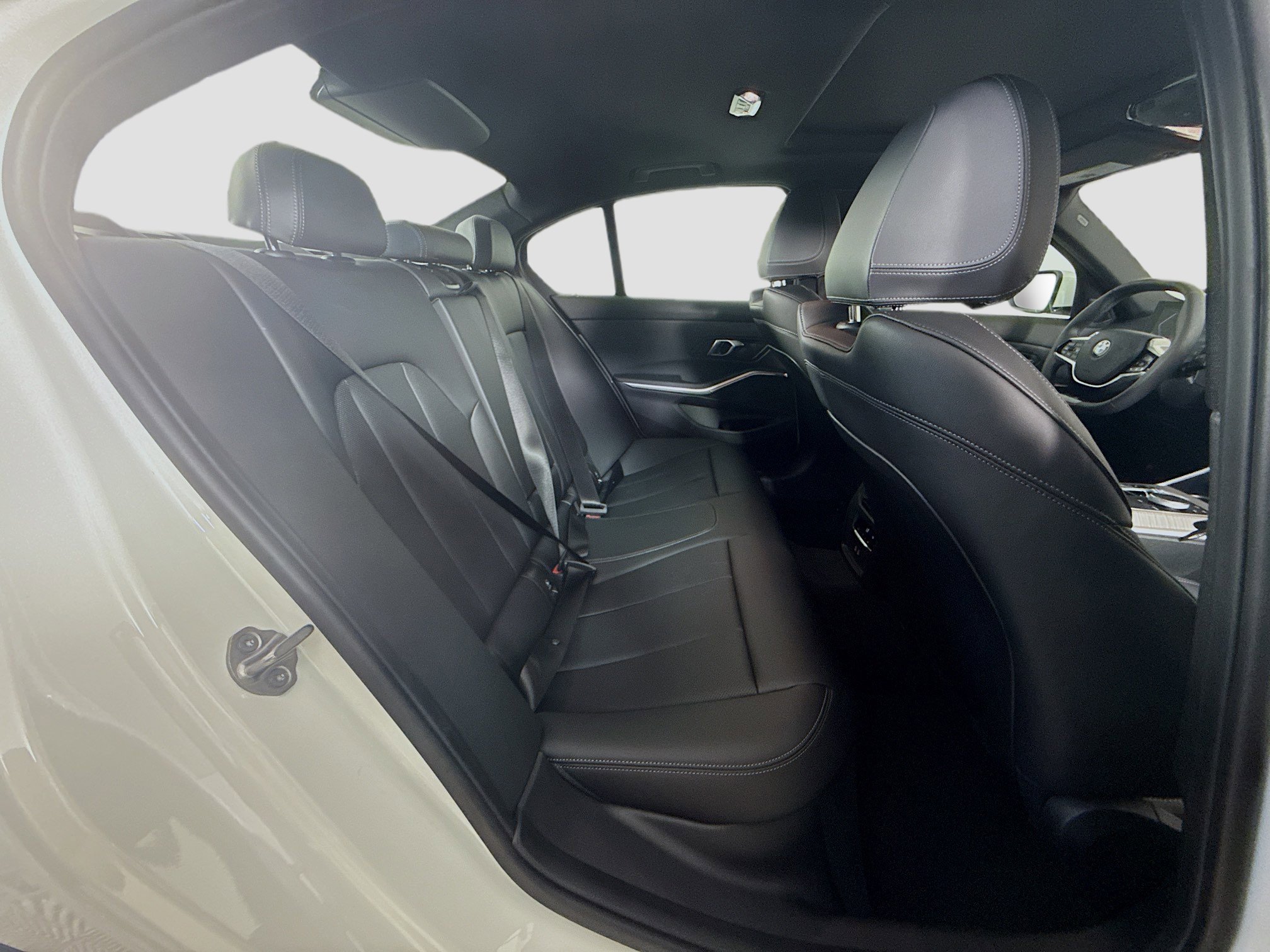 Used 2026 BMW 330i Sedan image 27