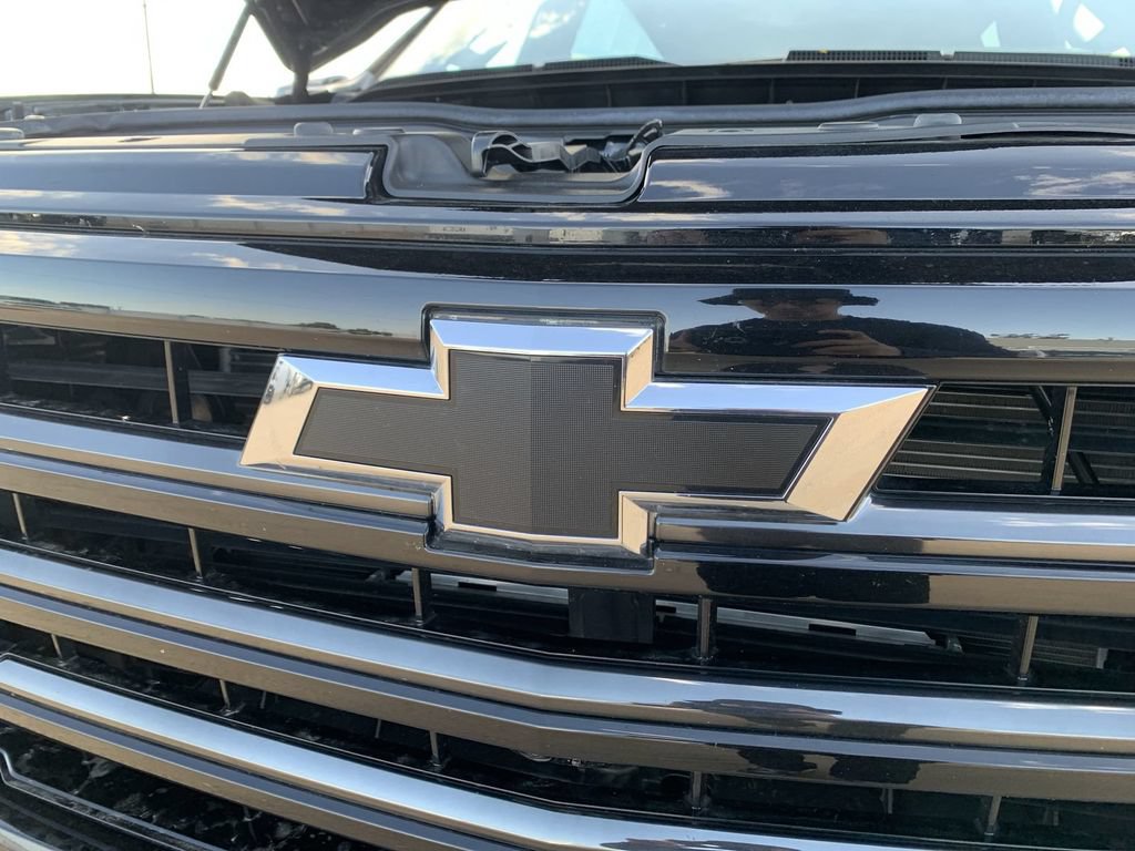 Certified 2025 Chevrolet Silverado 1500 High Country w/ Midnight Edition AWD/4WD image 30