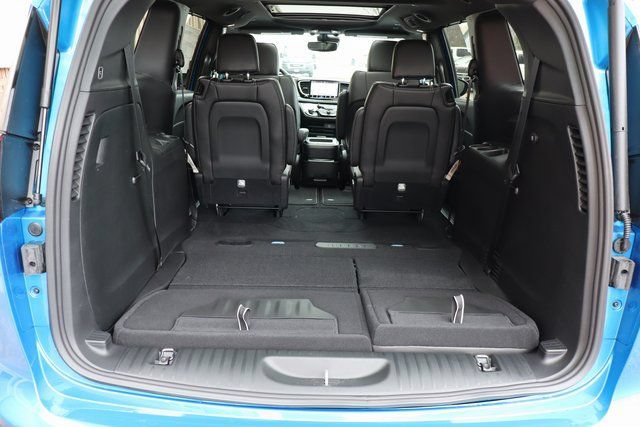 New 2026 Chrysler Pacifica Select w/ S Appearance Package FWD image 36