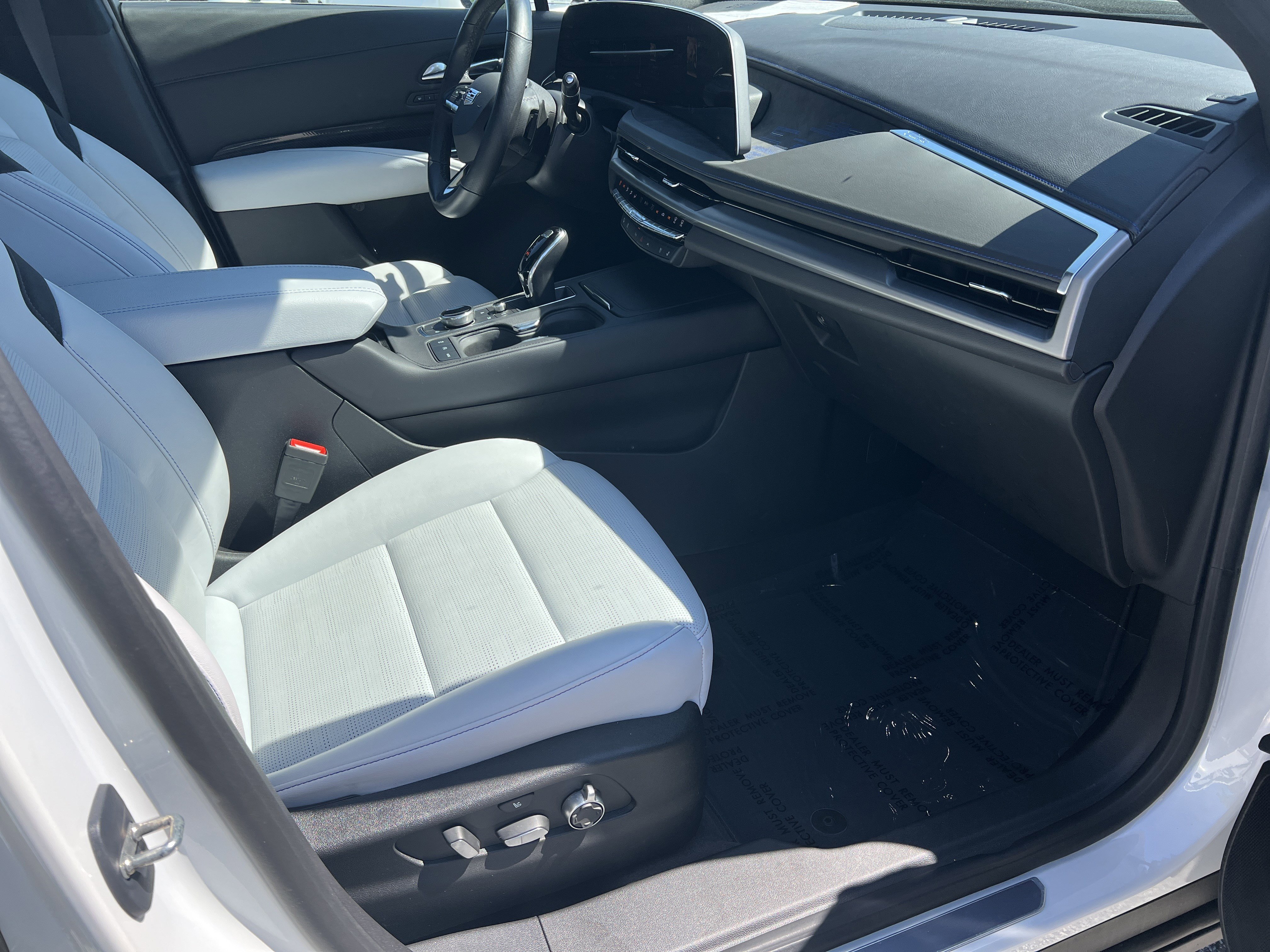 Used 2024 Cadillac XT4 Sport image 15