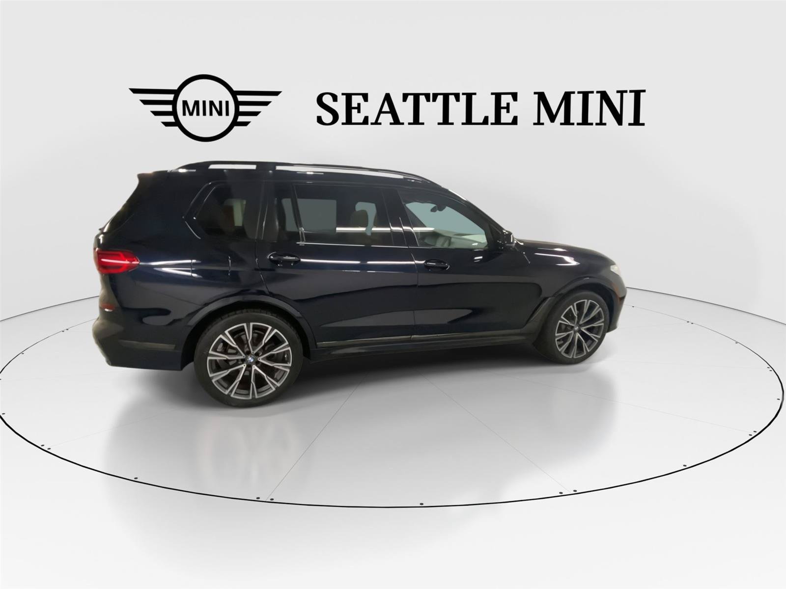 Used 2021 BMW X7 xDrive40i w/ M Sport Package AWD/4WD image 12