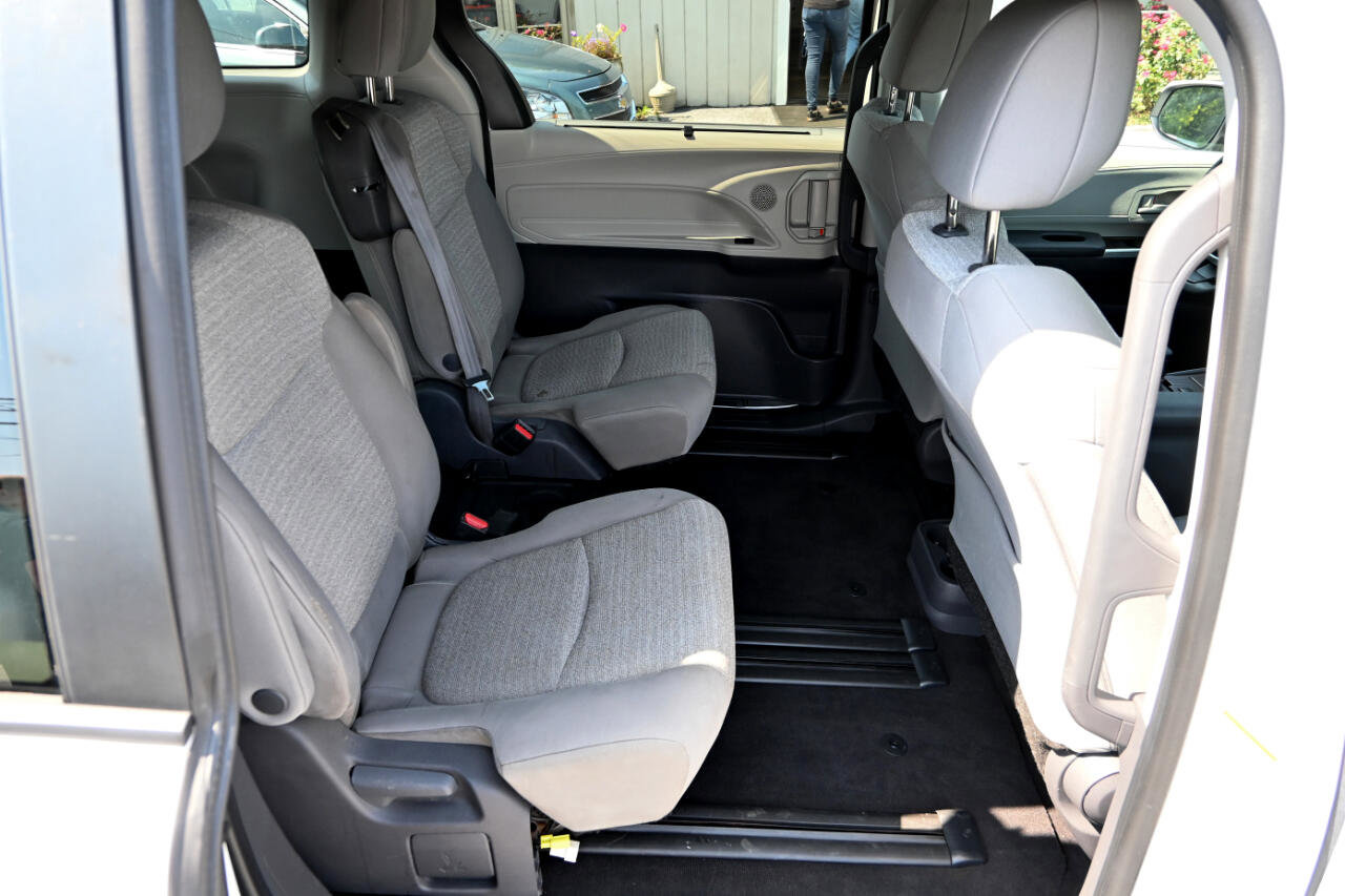 Used 2021 Toyota Sienna LE image 36