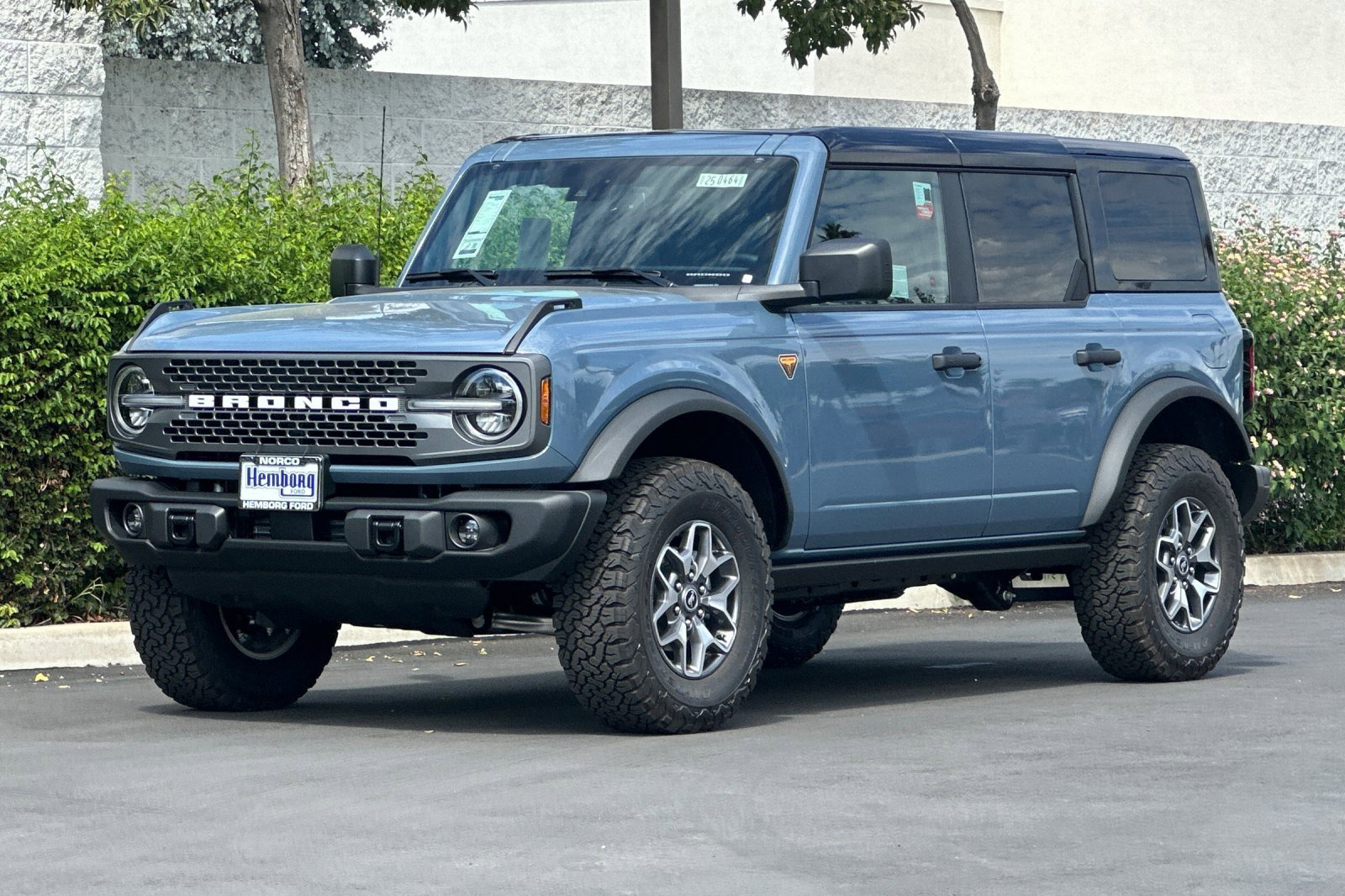 New 2025 Ford Bronco Badlands image 8
