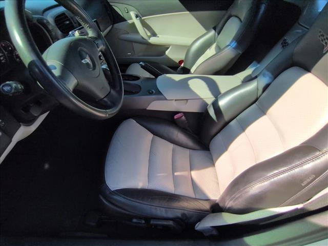 Used 2007 Chevrolet Corvette Convertible w/ Preferred Equipment Group RWD image 15