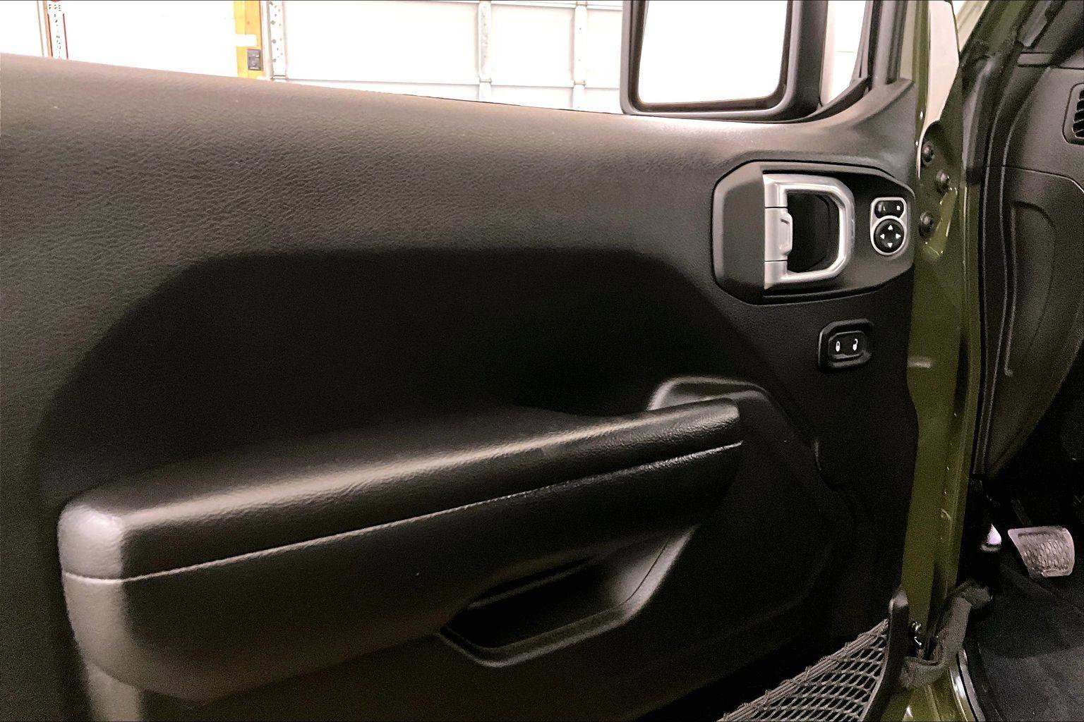 Used 2021 Jeep Gladiator Rubicon image 22