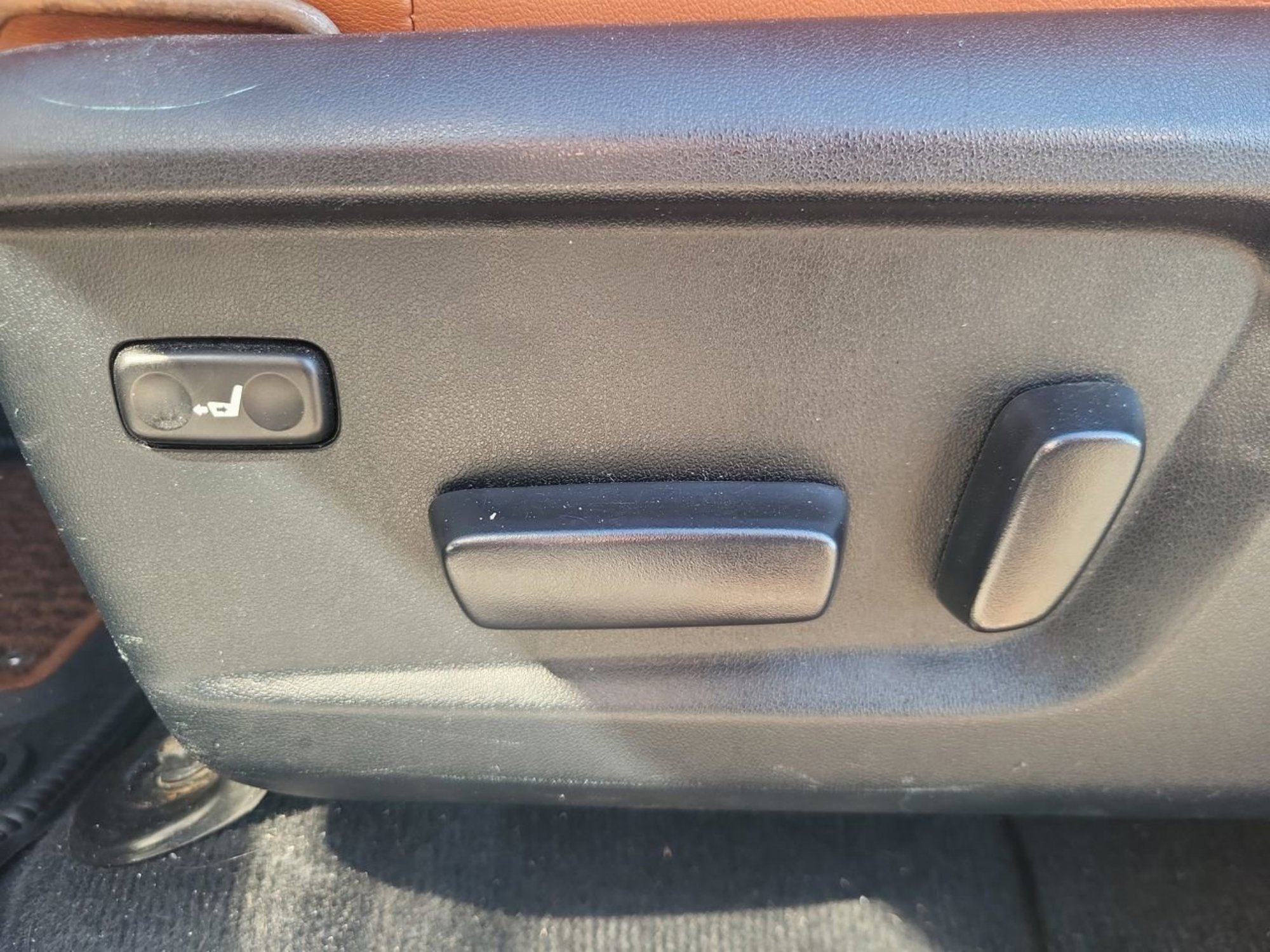 Used 2015 Toyota Tundra 1794 Edition image 17