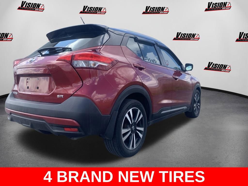 Used 2019 Nissan Kicks SR w/ SR Premium Package FWD image 3