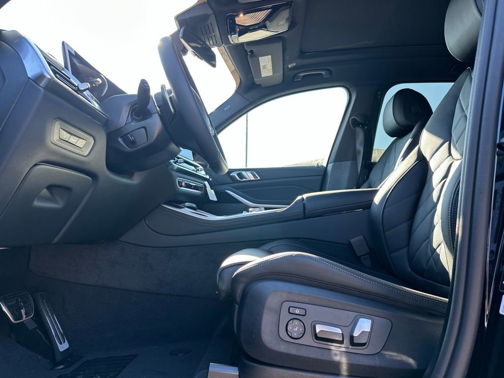 New 2026 BMW X5 xDrive40i w/ M Sport Package AWD/4WD image 15