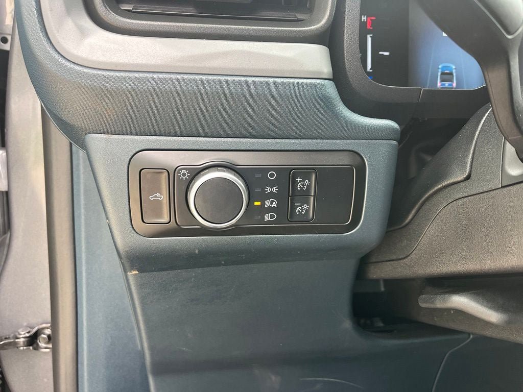 Used 2025 Ford Maverick XL w/ Equipment Group 102A AWD/4WD image 33