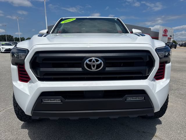 Used 2025 Toyota Tacoma SR5 AWD/4WD image 9
