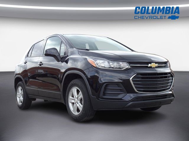 Used 2022 Chevrolet Trax LS w/ Tint and Cruise Package image 1
