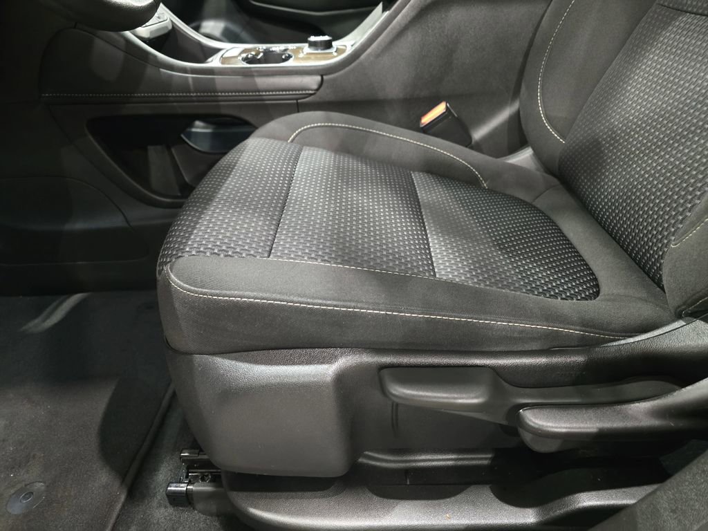 Used 2023 GMC Acadia SLE w/ Elevation Edition FWD image 29