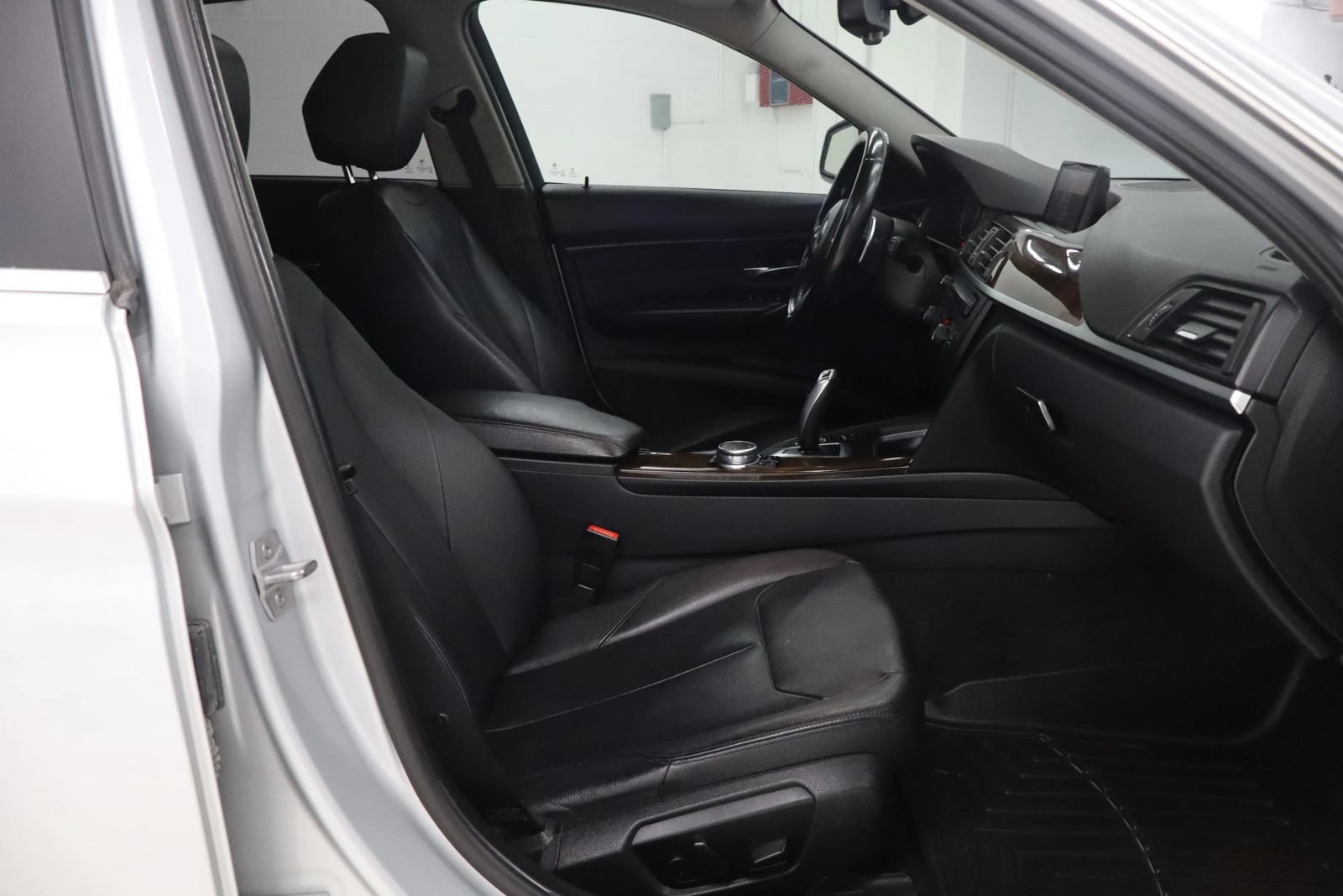Used 2015 BMW 335i xDrive Sedan AWD/4WD image 21