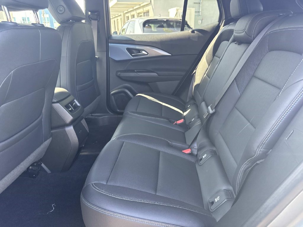 Used 2024 Chevrolet Equinox EV LT w/ LPO, Blackout Package FWD image 14