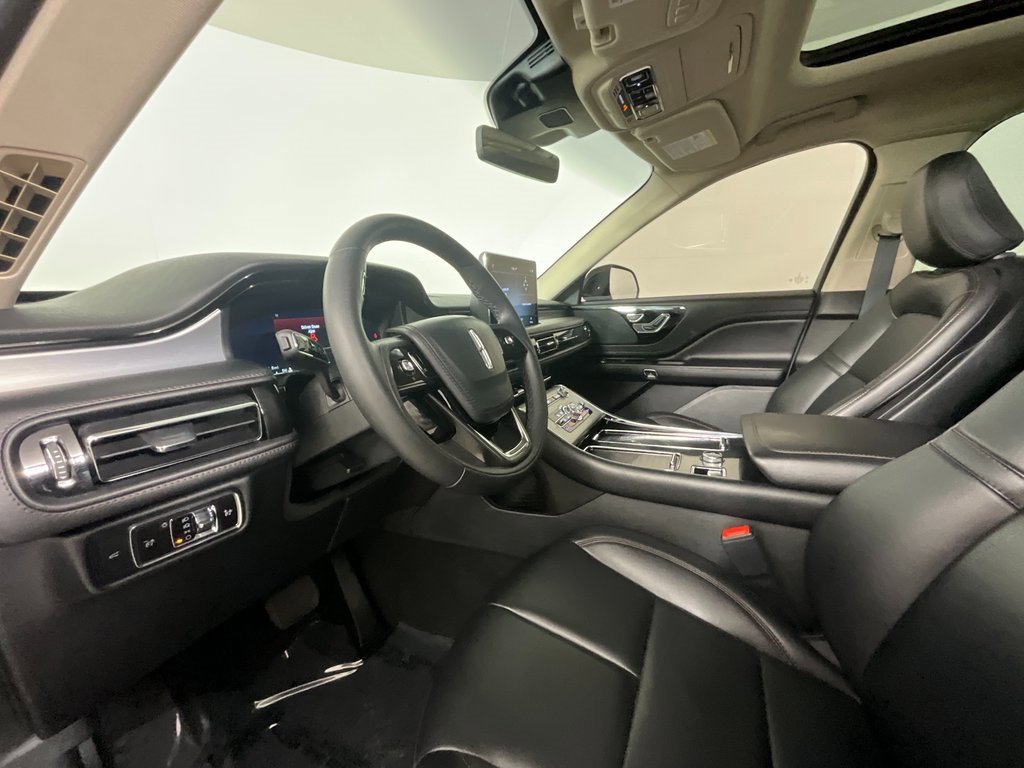 Used 2023 Lincoln Aviator 2WD w/ Premium Package image 15