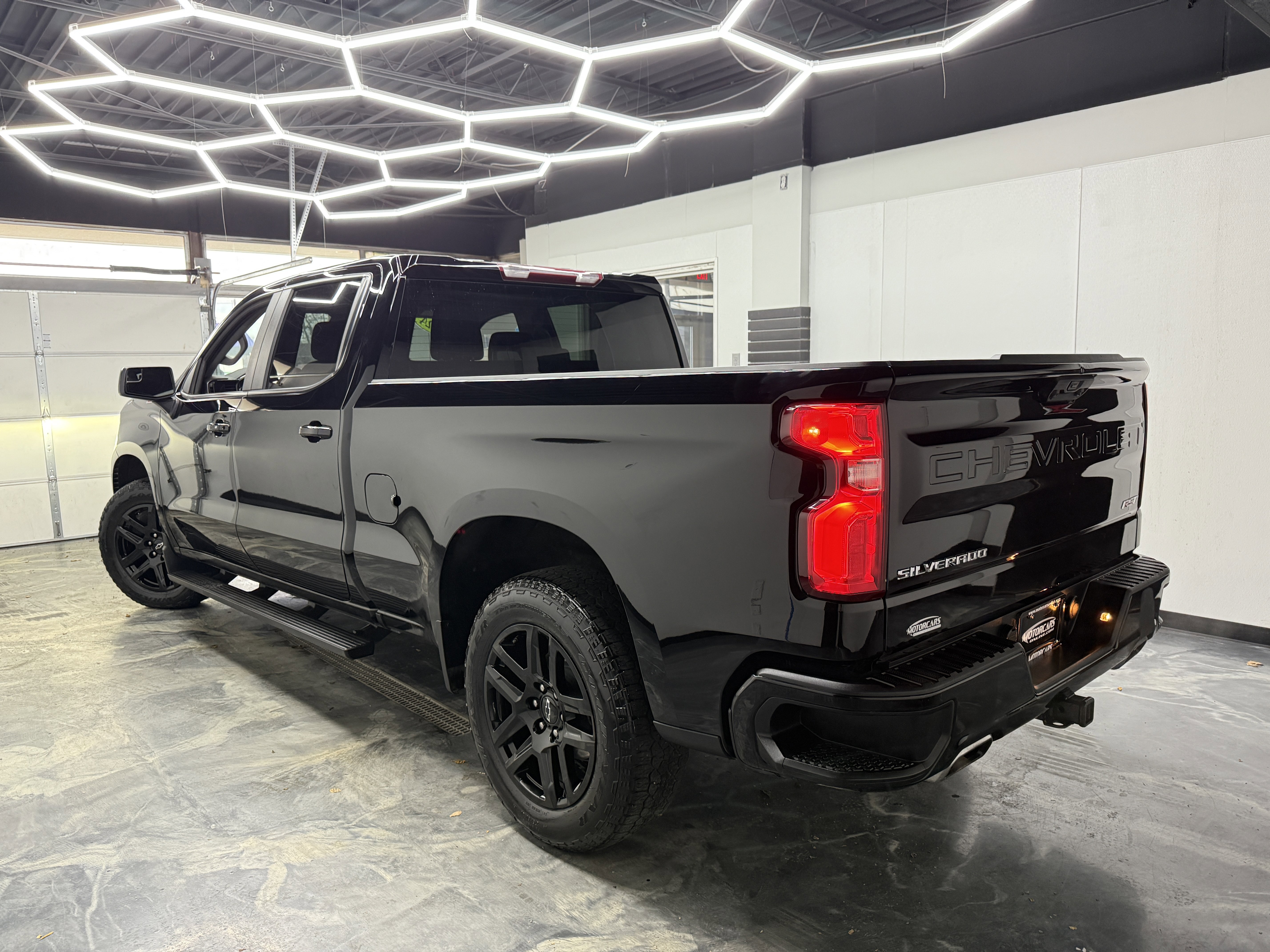 Used 2024 Chevrolet Silverado 1500 RST image 3