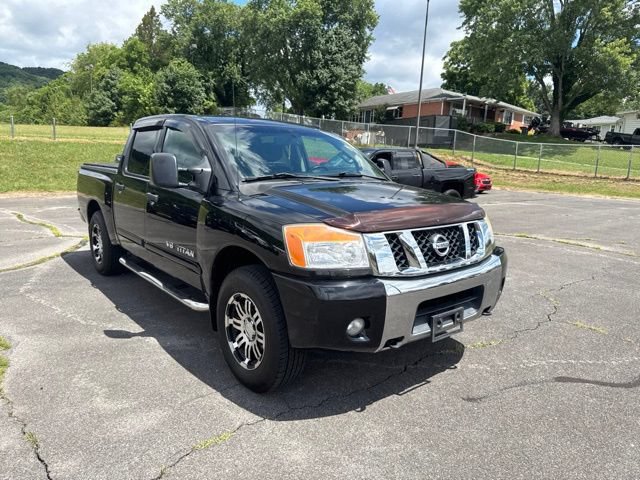 Used 2012 Nissan Titan SV w/ SV Premium Utility Pkg RWD image 2