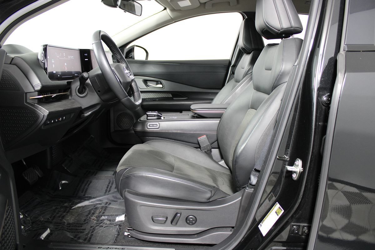 Used 2023 Nissan Ariya AWD image 8