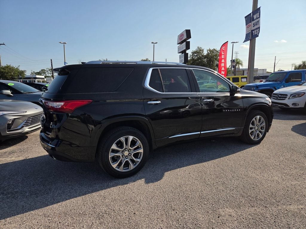 Used 2020 Chevrolet Traverse Premier FWD image 16