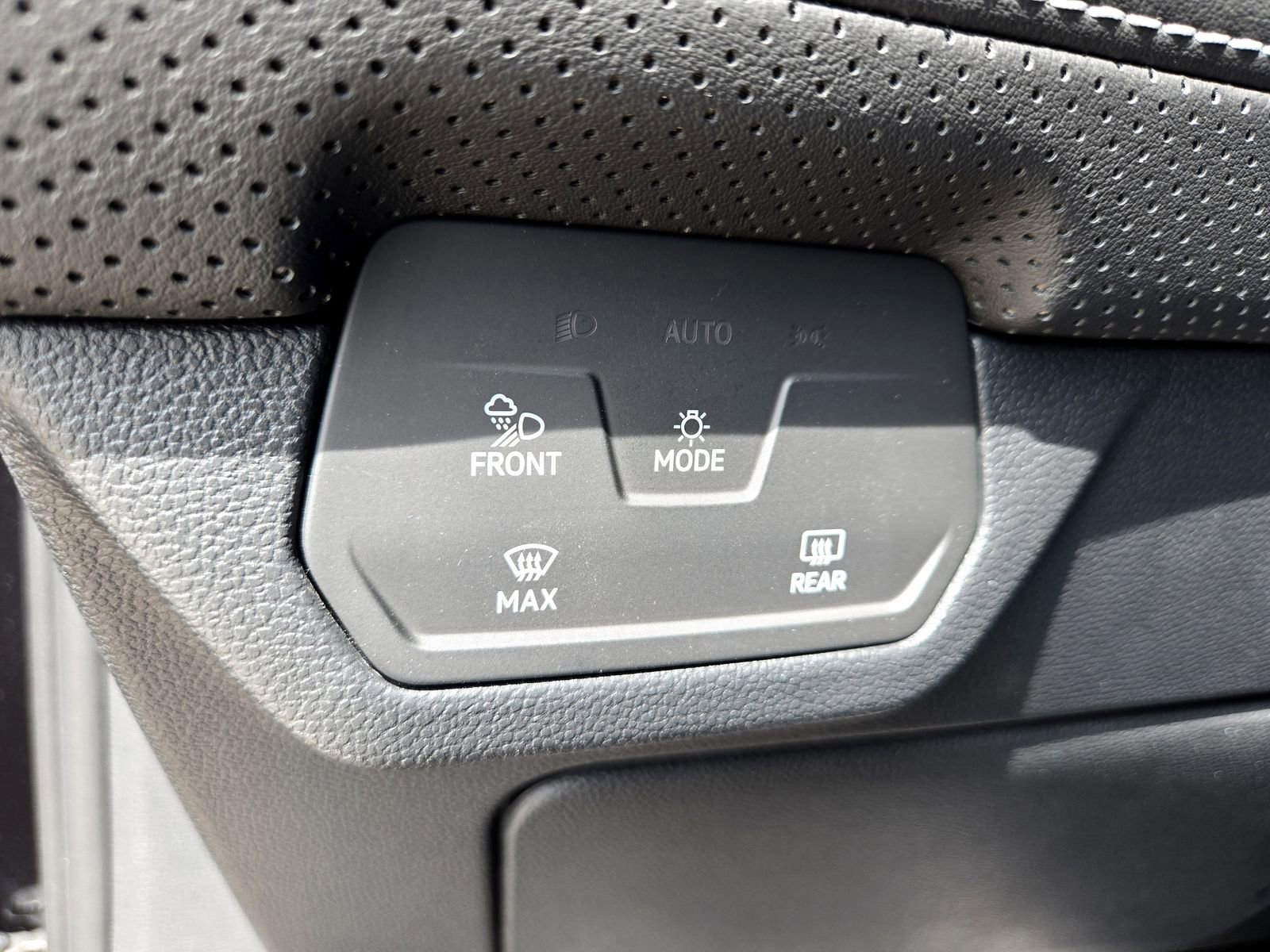 Used 2024 Volkswagen Atlas SE FWD image 15