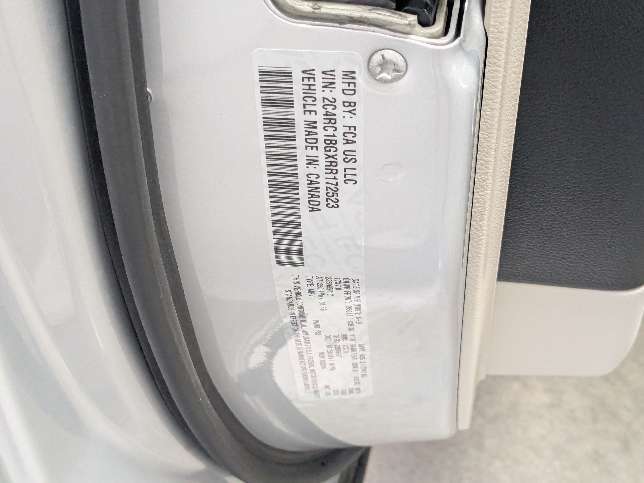 Used 2024 Chrysler Pacifica Touring-L FWD image 24
