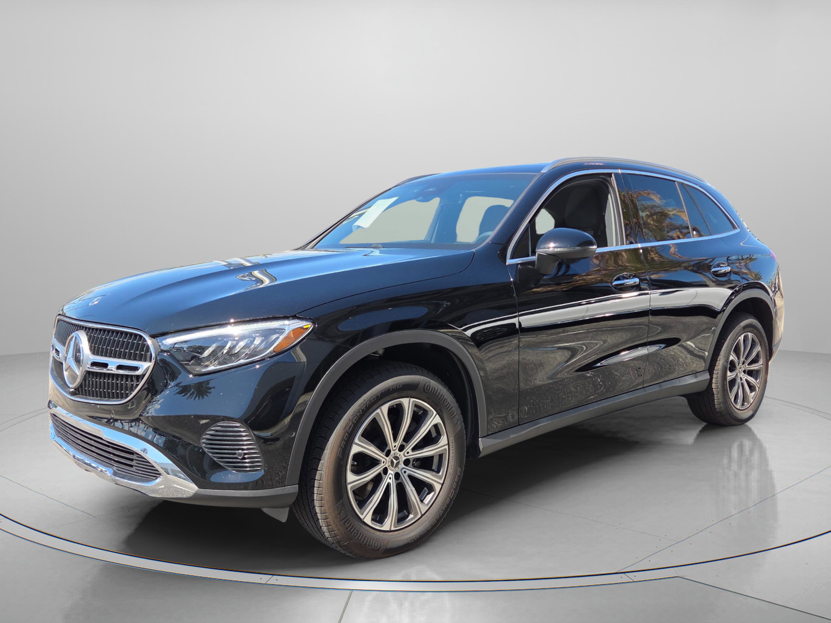 Used 2026 Mercedes-Benz GLC 300 image 2