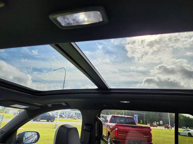 New 2026 Chevrolet Traverse High Country w/ LPO, Floor Liner Package image 13