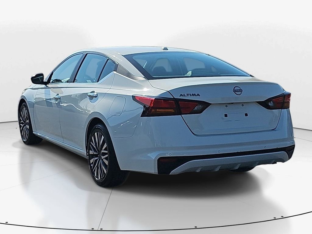 Used 2025 Nissan Altima 2.5 SV image 7