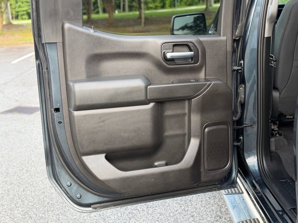 Used 2020 Chevrolet Silverado 1500 LT w/ Convenience Package AWD/4WD image 12