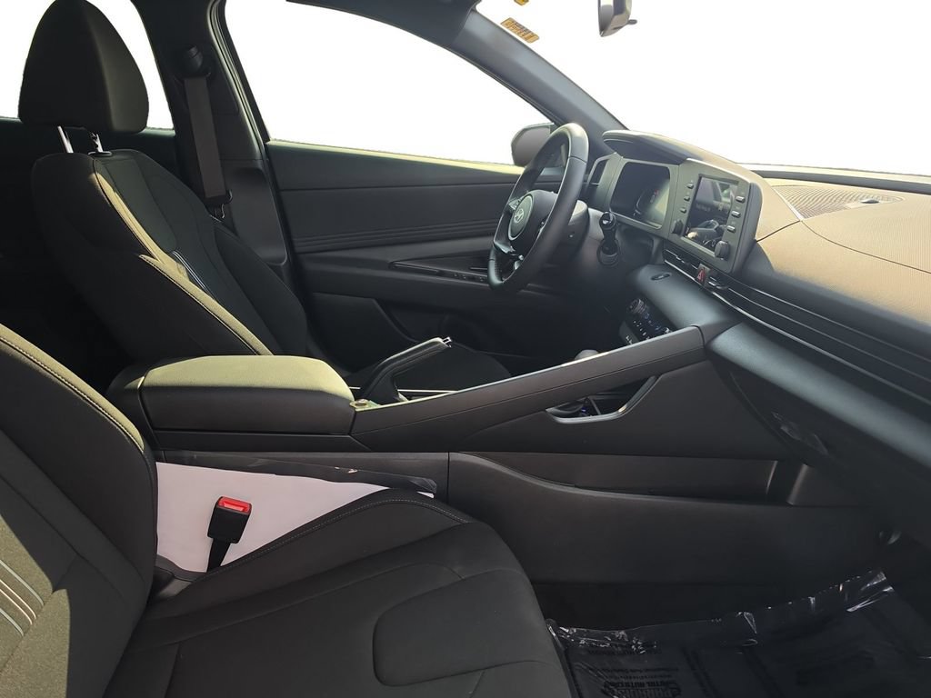 New 2026 Hyundai Elantra Sport FWD image 16