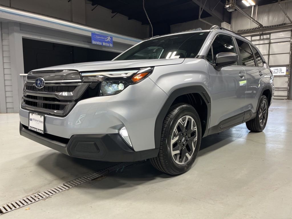 Used 2026 Subaru Forester Premium AWD/4WD image 3