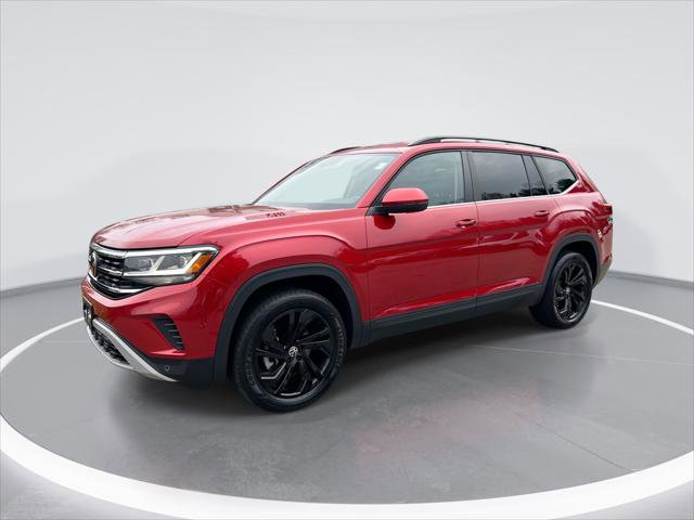 Certified 2022 Volkswagen Atlas SE w/ Black Wheel Package