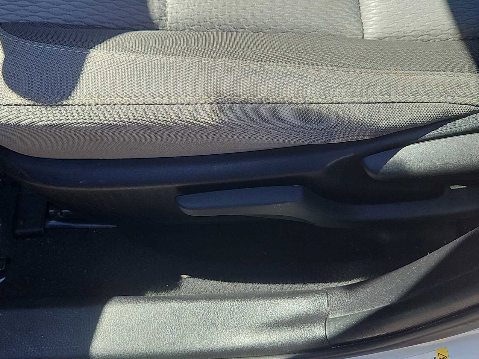 Used 2018 Toyota Corolla LE FWD image 17
