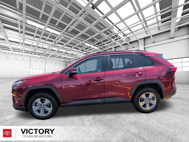 Used 2025 Toyota RAV4 XLE AWD/4WD image 7