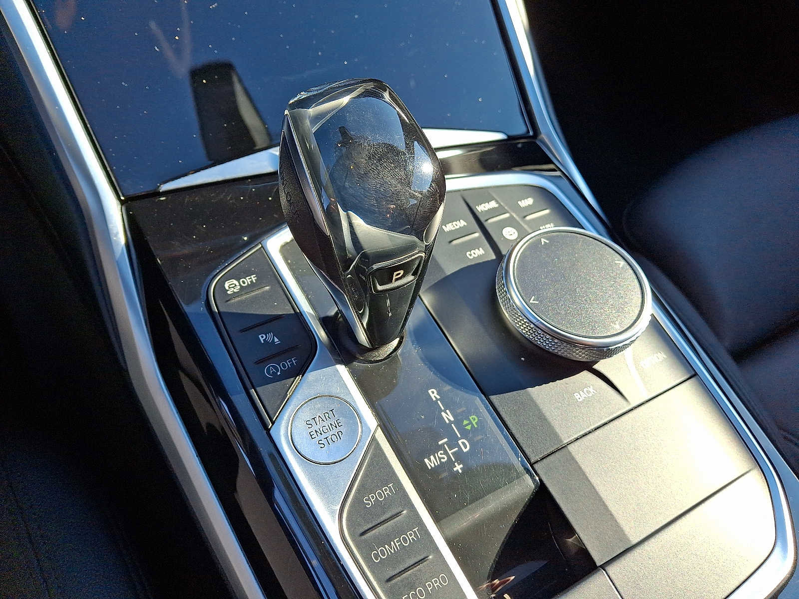 Used 2019 BMW 330i xDrive Sedan w/ Driving Assistance Package image 16