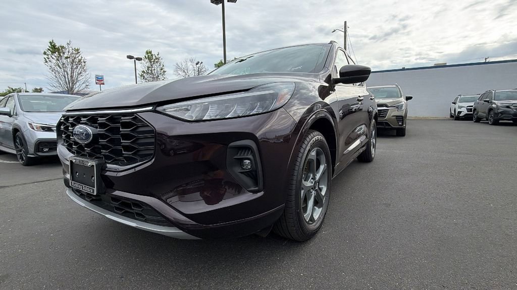 Used 2023 Ford Escape ST-Line Select w/ Tech Pack #2 image 9