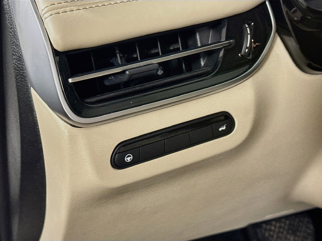 Certified 2024 INFINITI QX60 Luxe w/ Performance Audio Package FWD image 13
