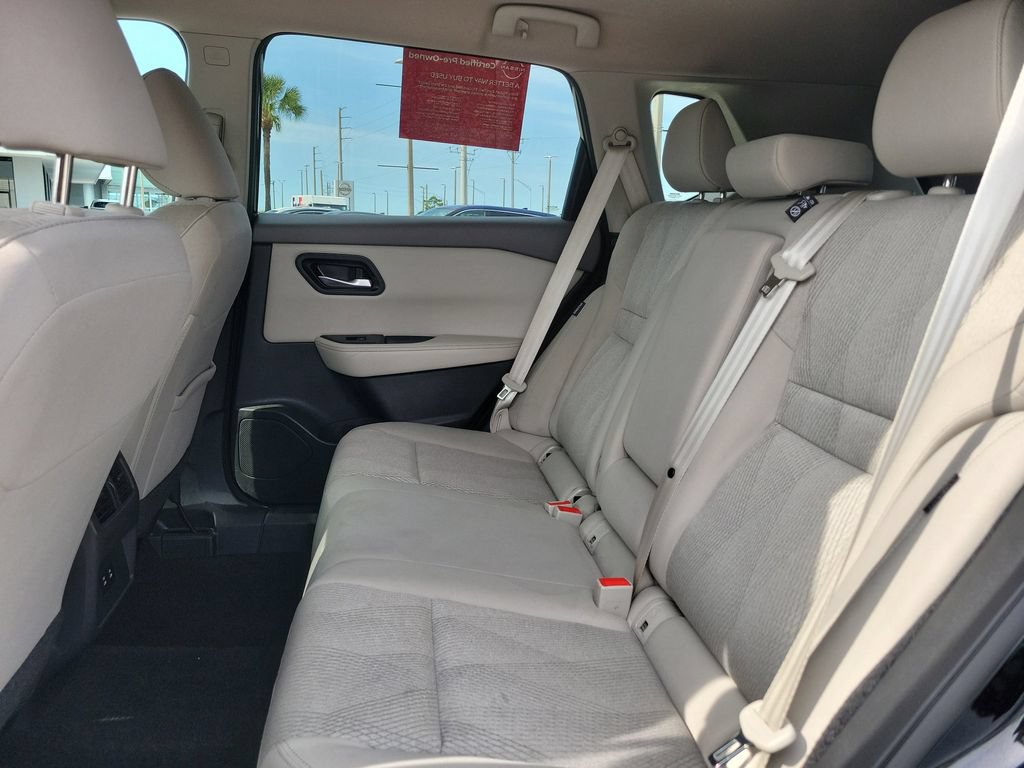 Certified 2025 Nissan Rogue SV FWD image 18