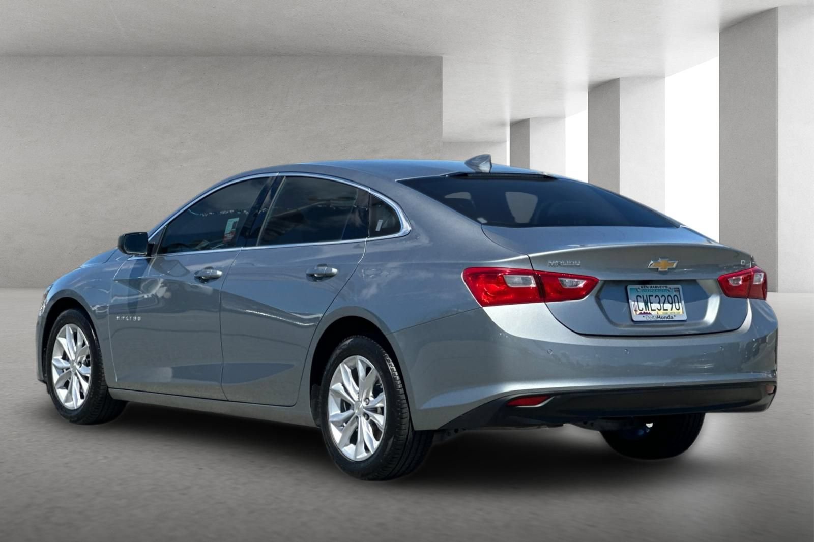 Used 2025 Chevrolet Malibu LT FWD image 6