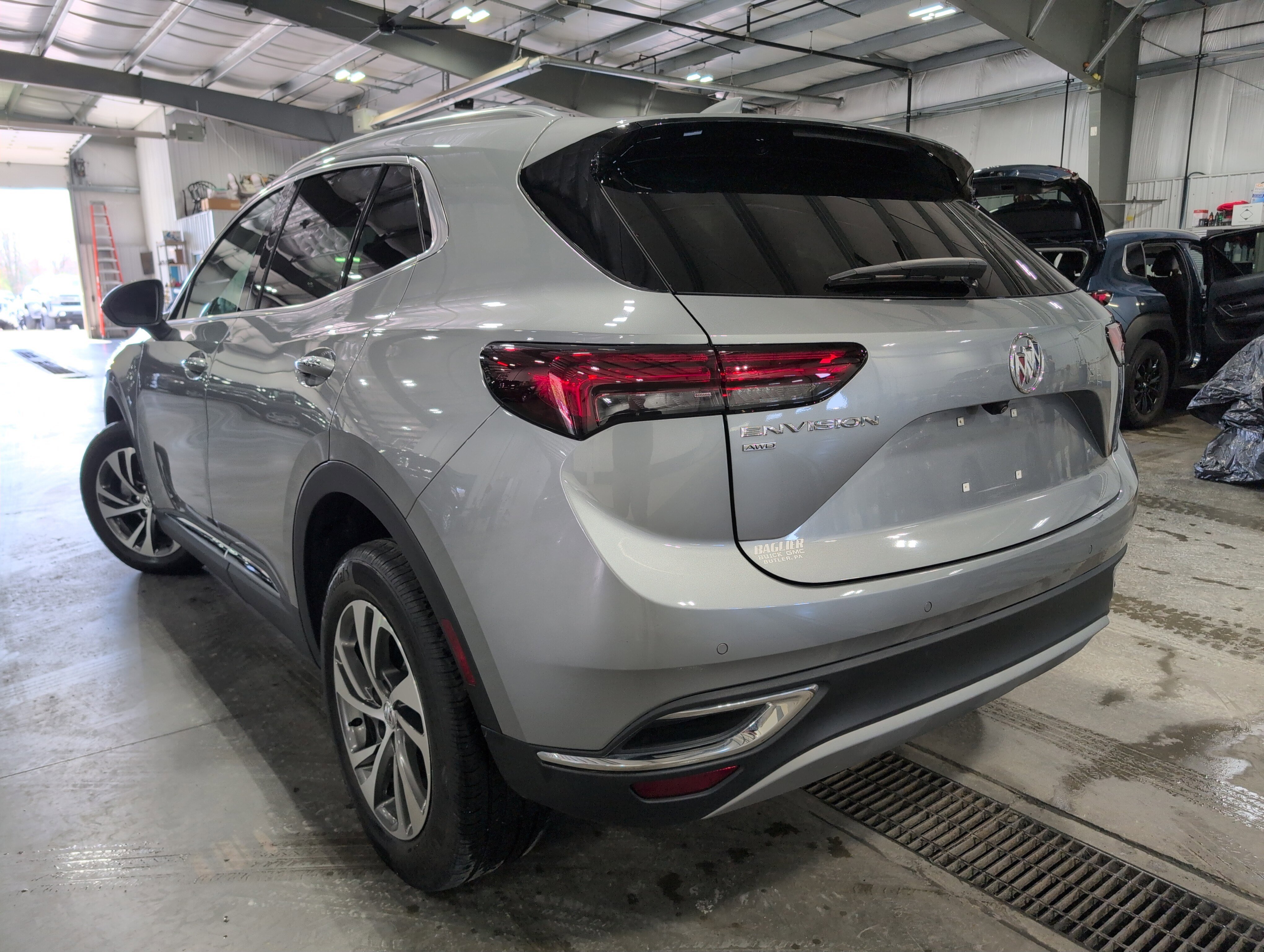 Used 2023 Buick Envision Essence AWD/4WD image 4