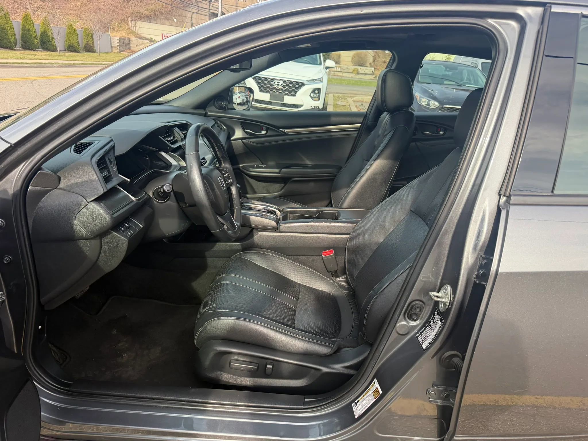 Used 2018 Honda Civic EX-L image 24