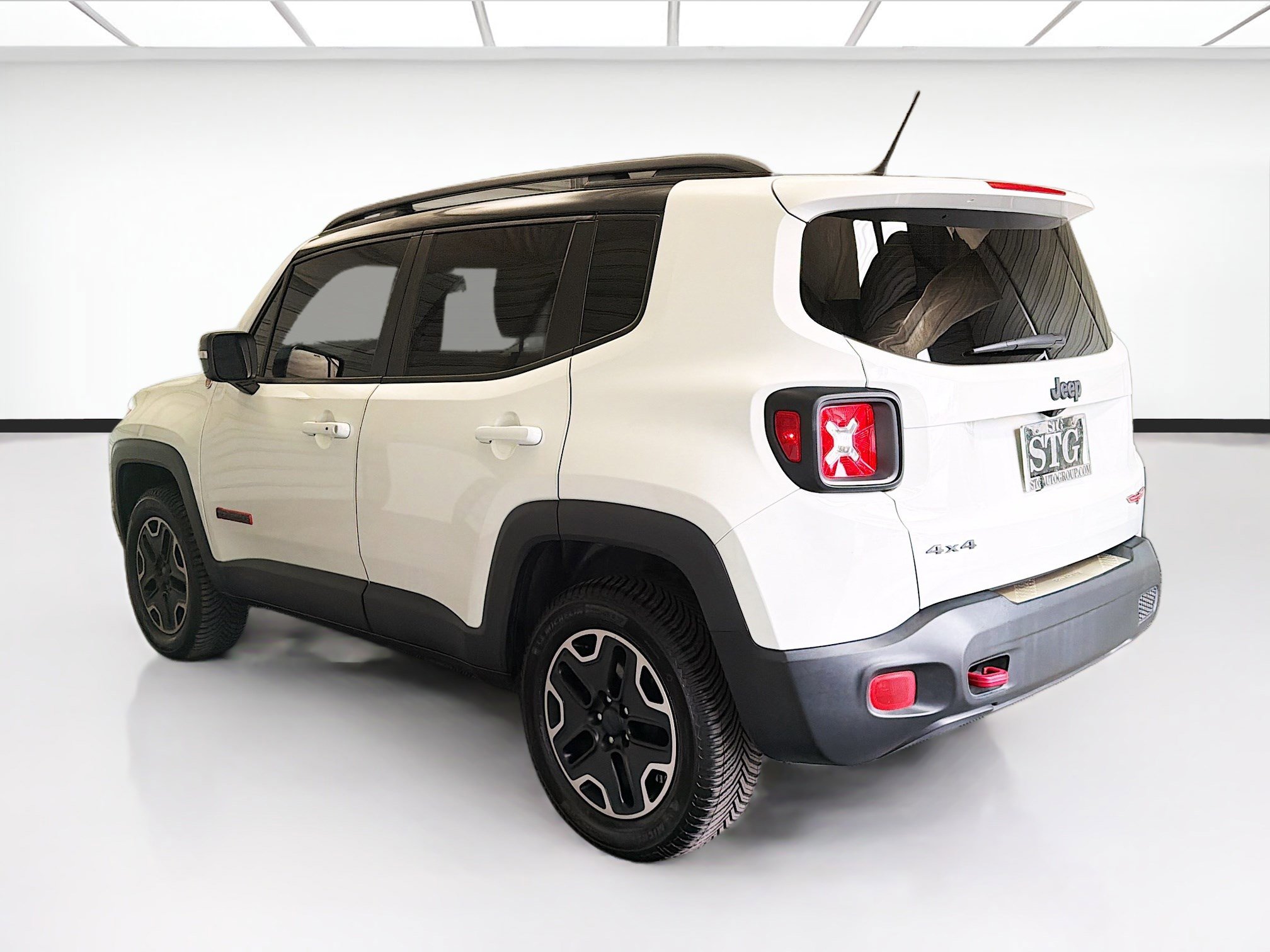 Used 2016 Jeep Renegade Trailhawk AWD/4WD image 6