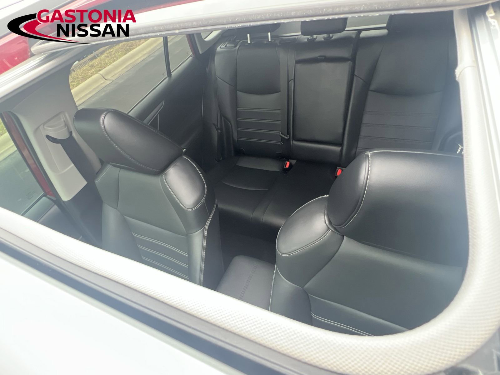 Used 2023 Toyota RAV4 XLE Premium image 29