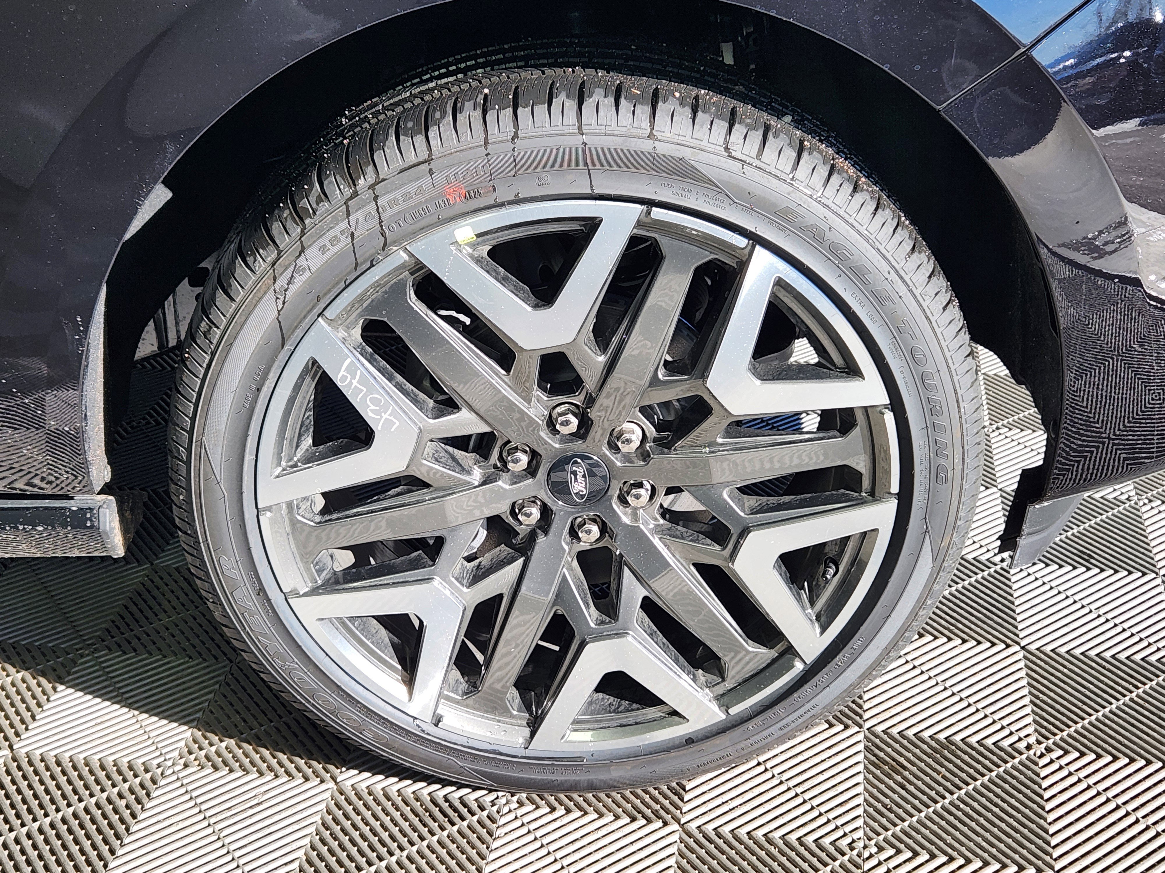 New 2026 Ford Expedition Max Platinum w/ Platinum Ultimate Package image 9