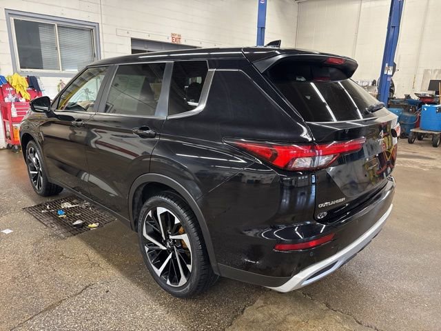 Used 2024 Mitsubishi Outlander SE image 4