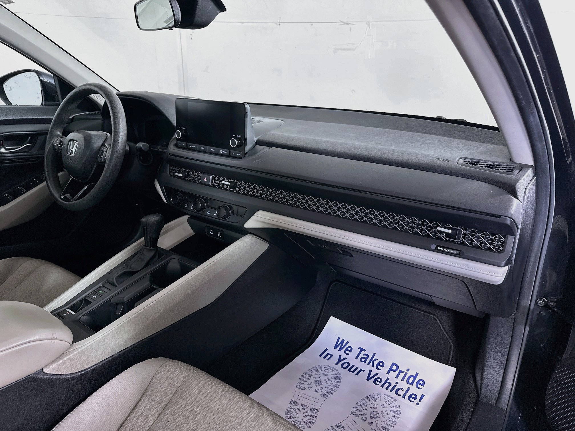 Certified 2024 Honda Accord EX image 27